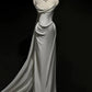 Robe de mariée longue en satin blanc sans bretelles style sirène vintage avec volants C3532