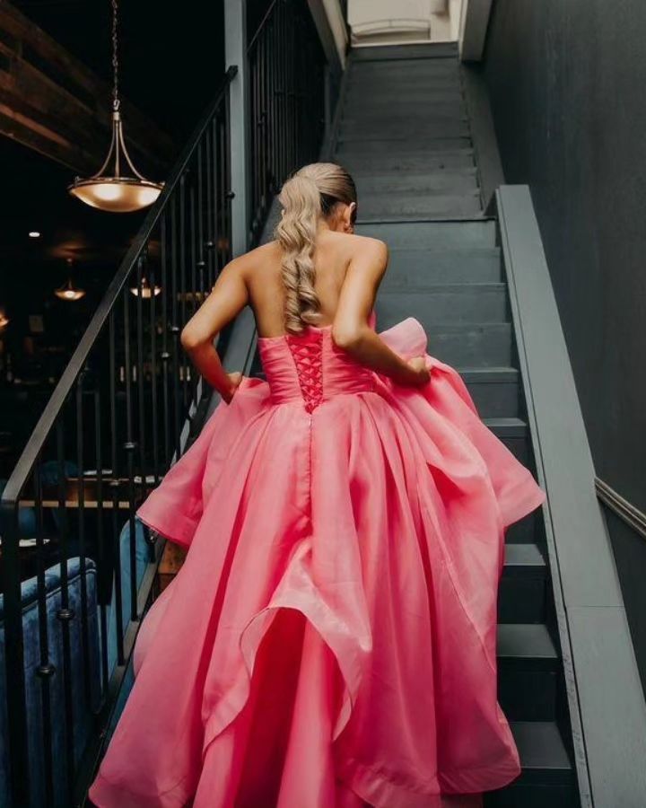 Jolie robe de bal longue en organza rose clair à bretelles en forme de A C2673