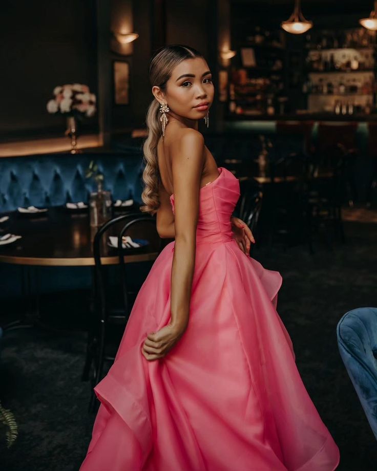 Jolie robe de bal longue en organza rose clair à bretelles en forme de A C2673