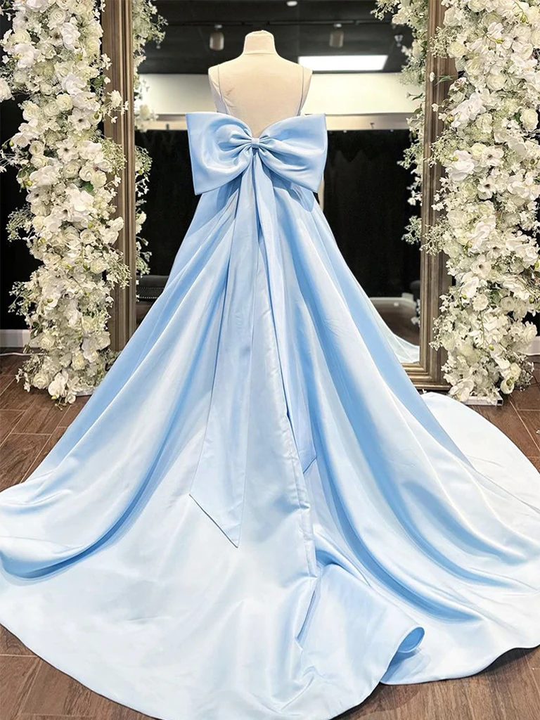 Robe de bal longue simple en satin bleu trapèze B628