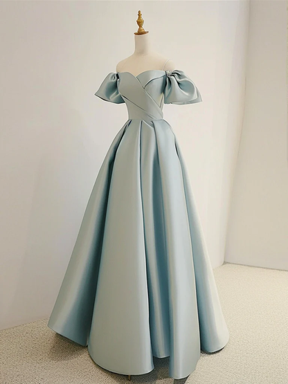 Robe de bal longue en satin bleu trapèze à col en cœur B633