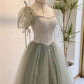 Une ligne manches courtes vert satin tulle longue robe de bal C1056