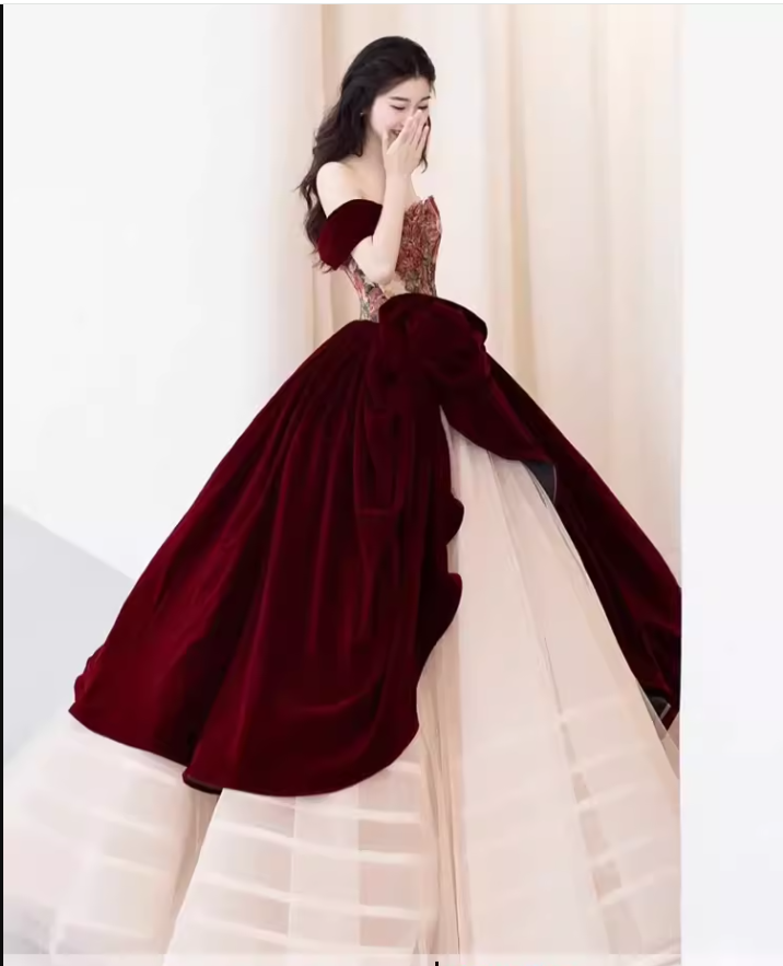 Robe de bal simple sans bretelles en tulle rouge longues robes de bal C105