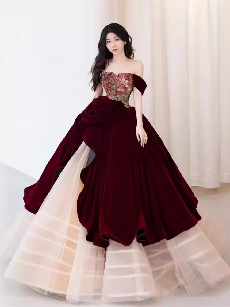 Robe de bal simple sans bretelles en tulle rouge longues robes de bal C105