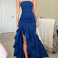 Robe de bal longue en Satin bleu marine, ligne A, sexy, sans bretelles, avec volants, C1093