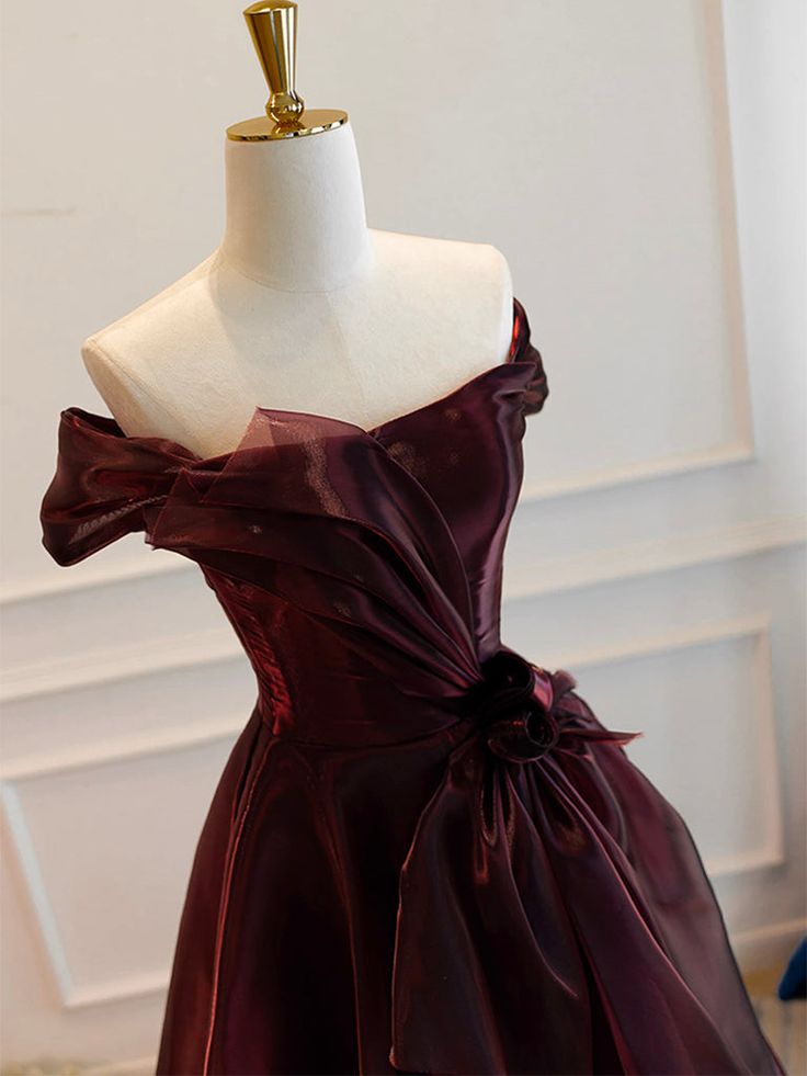 Robe de bal longue vintage en organza bordeaux coupe A C1146