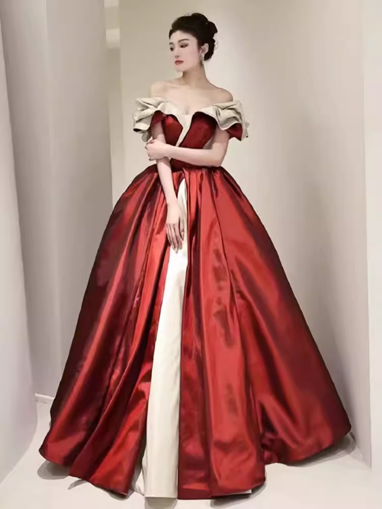 Robe de bal épaules dénudées en satin bordeaux longues robes de bal C115