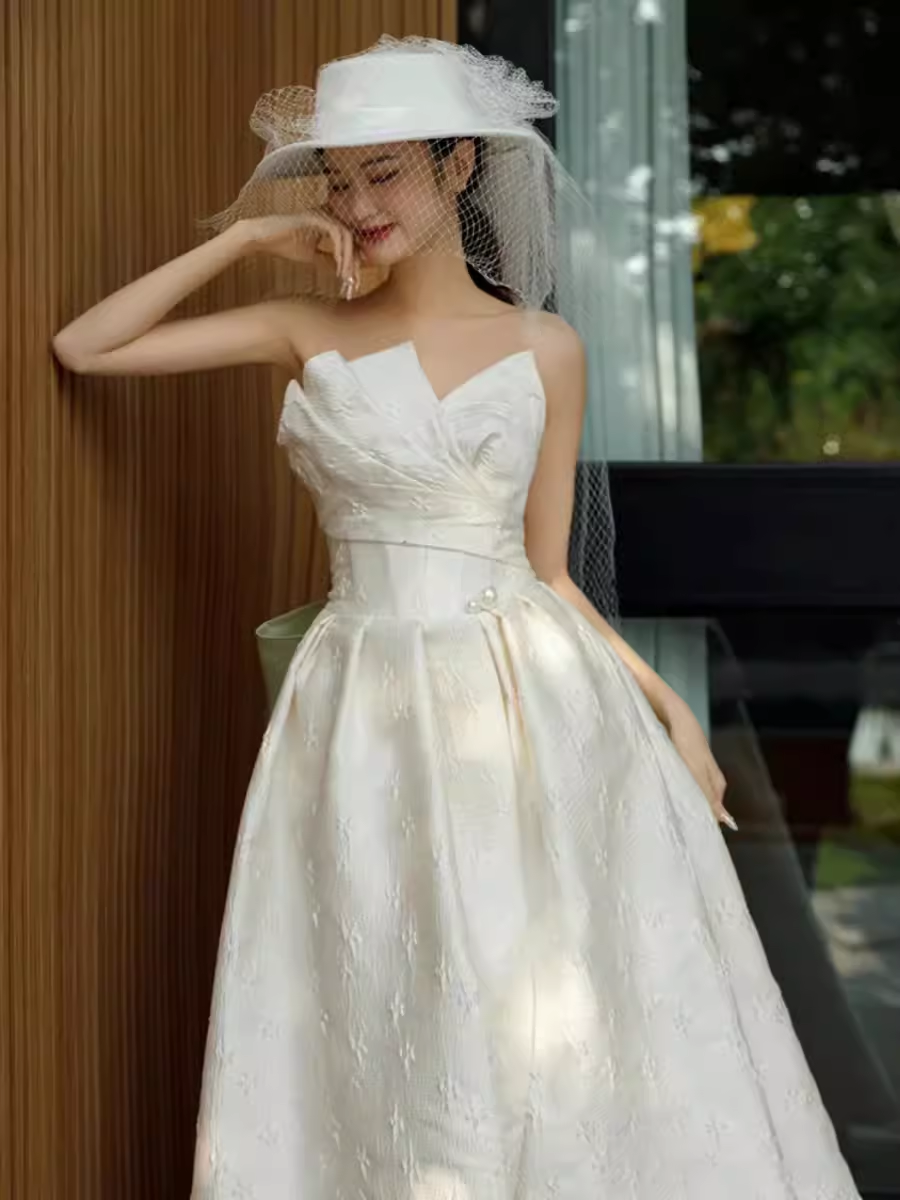 Chic A Line Strapless Sleeveless Lace White Wedding Dresses C1481