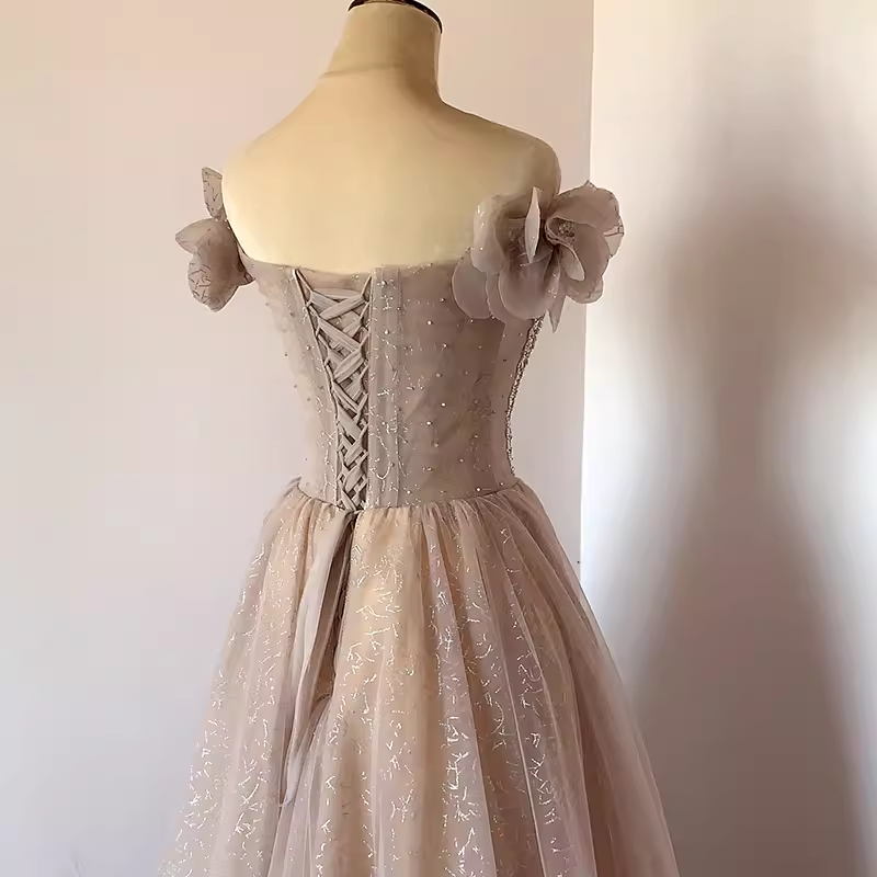 Jolie robe de bal longue en tulle à paillettes et épaules dénudées C1509