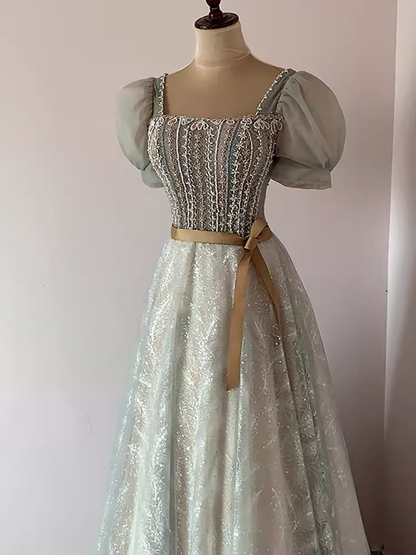 Jolie robe de bal longue en tulle à paillettes et décolleté carré avec ligne A C1510