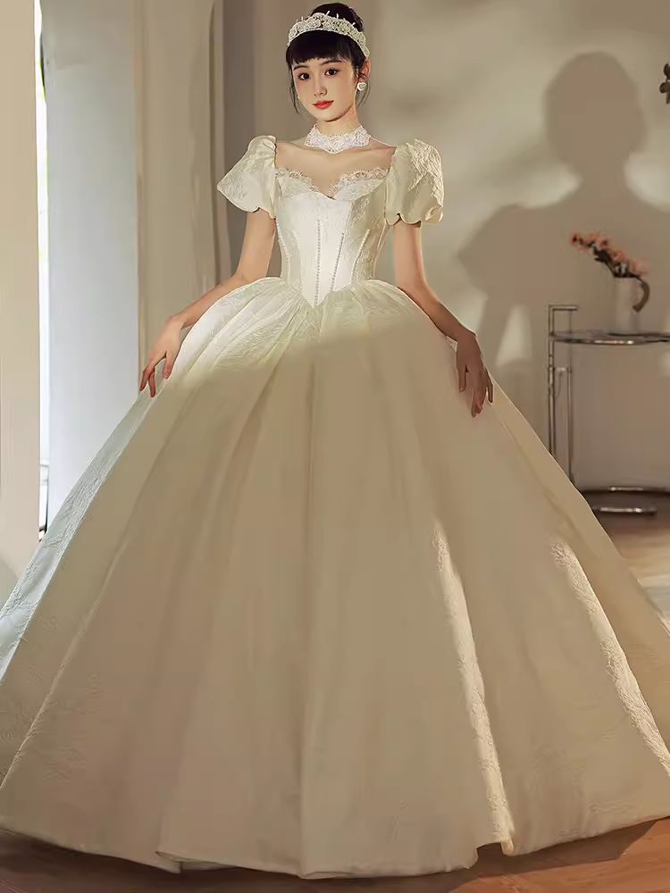 Chic Ball Gown Short Sleeves Lace Wedding Dress C152