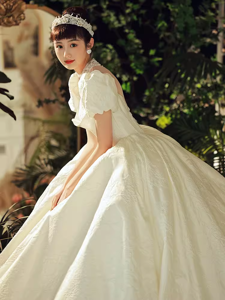 Chic Ball Gown Short Sleeves Lace Wedding Dress C152