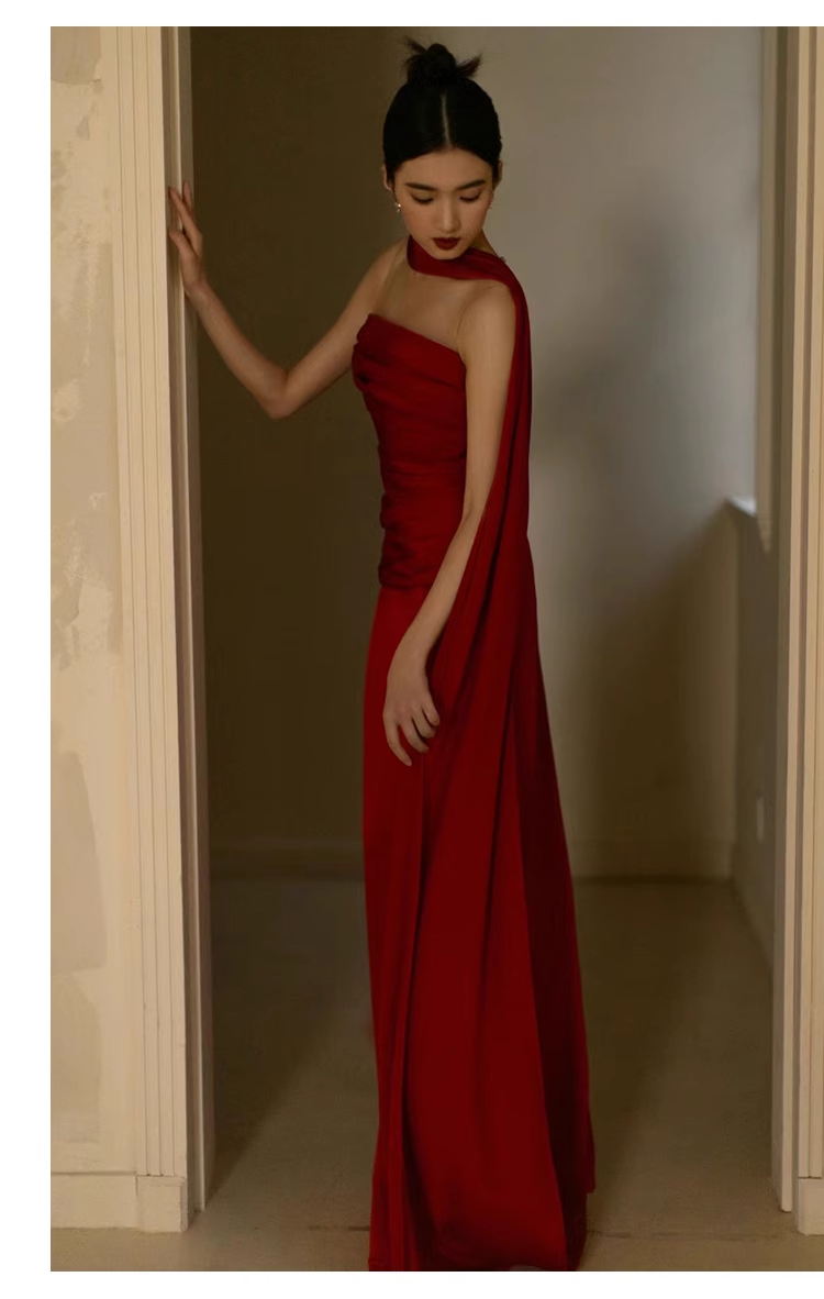 Pretty Sheath Scoop Neckline Satin Burgundy Long Prom Dresses With Ribbon C1596