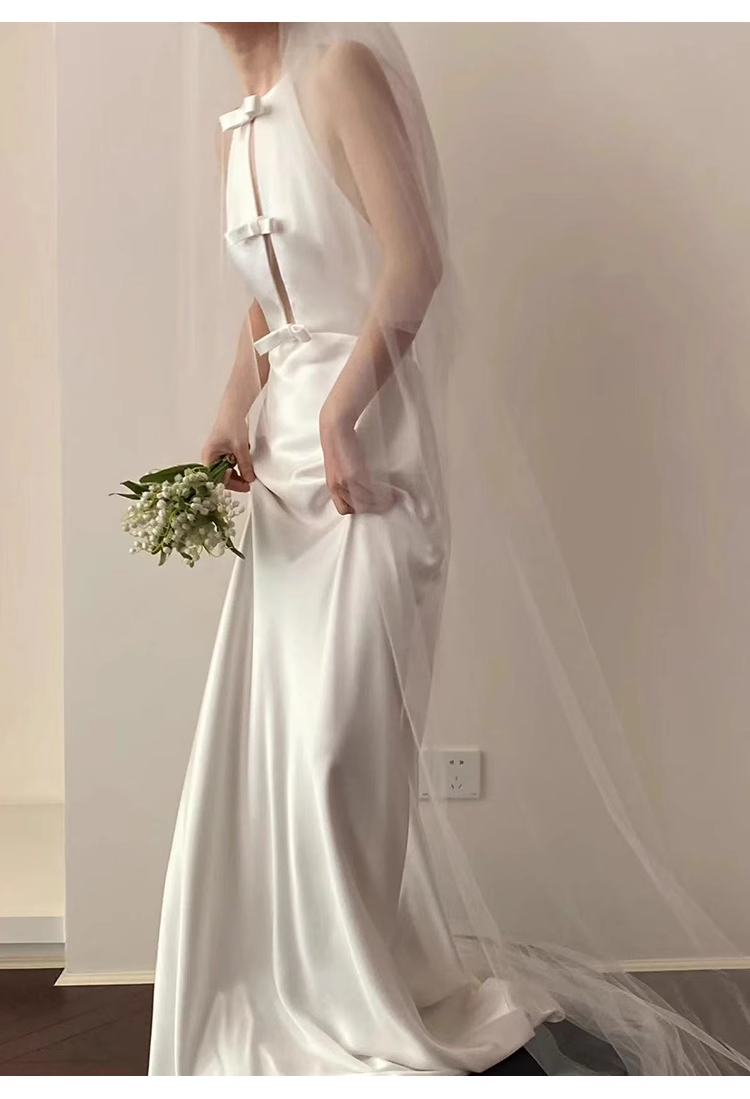 Vintage Sheath Scoop Neckline Satin White Wedding Dress With Bowknot C1598