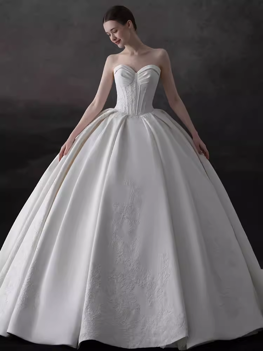 Vintage Ball Gown Sweetheart Satin White Wedding Dresses C170