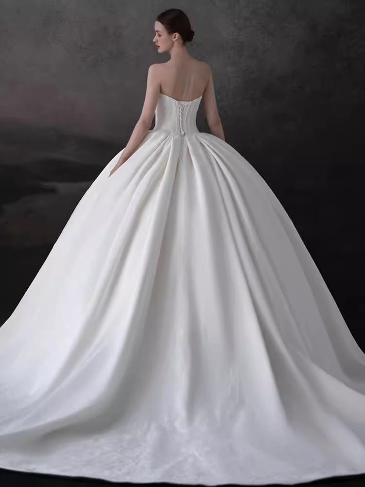 Vintage Ball Gown Sweetheart Satin White Wedding Dresses C170