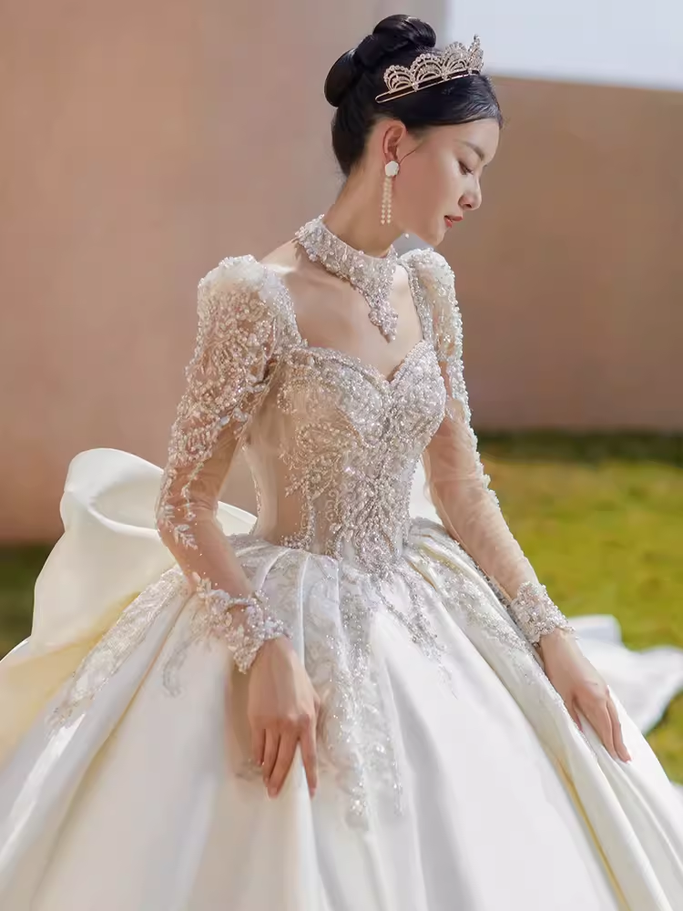 Luxury Ball Gown Long Sleeves White Lace Wedding Dress C174