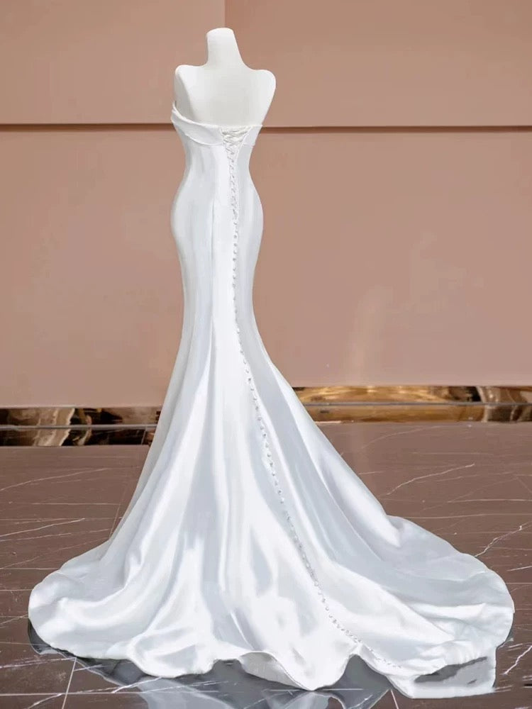 Timeless Mermaid Strapless Satin Long White Wedding Dresses With Buttons C1816