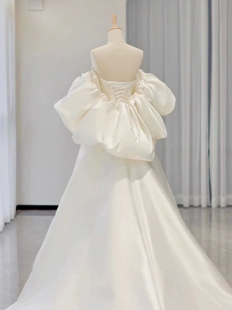 Simple Ball Gown Sweetheart Short Sleeves White Satin Wedding Dresses C1822