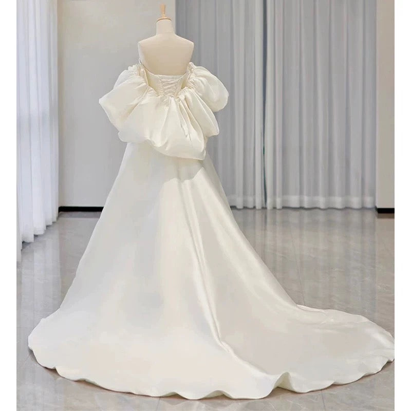 Simple Ball Gown Sweetheart Short Sleeves White Satin Wedding Dresses C1822