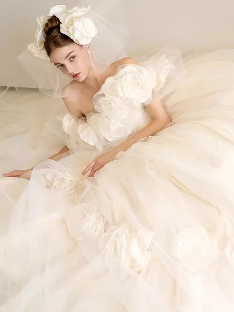 Luxury Ball Gown Short Sleeves Tulle White Wedding Dress C183