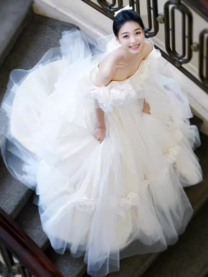 Luxury Ball Gown Short Sleeves Tulle White Wedding Dress C183