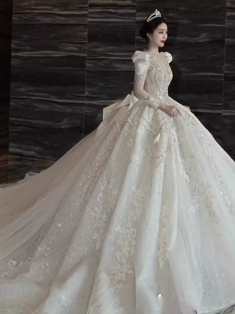 Robe de bal de luxe à manches longues en dentelle robe de mariée blanche C184