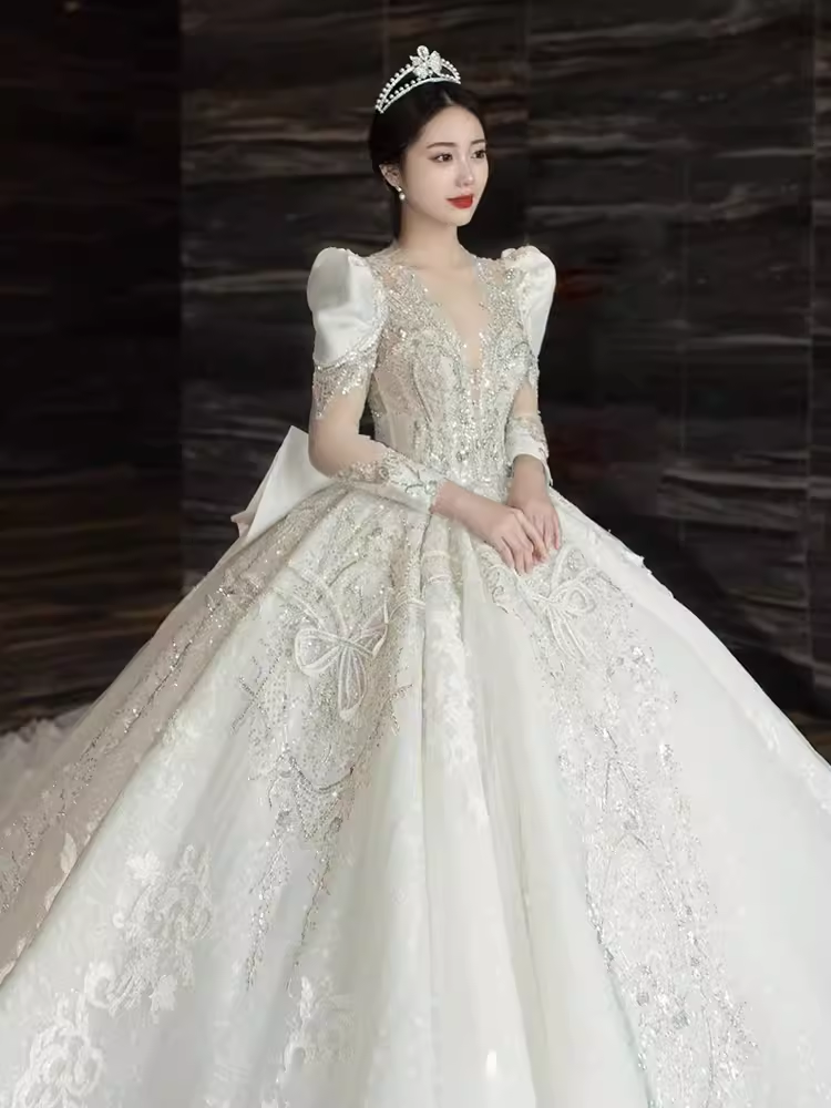 Luxury Ball Gown Long Sleeves Lace White Wedding Dress C184