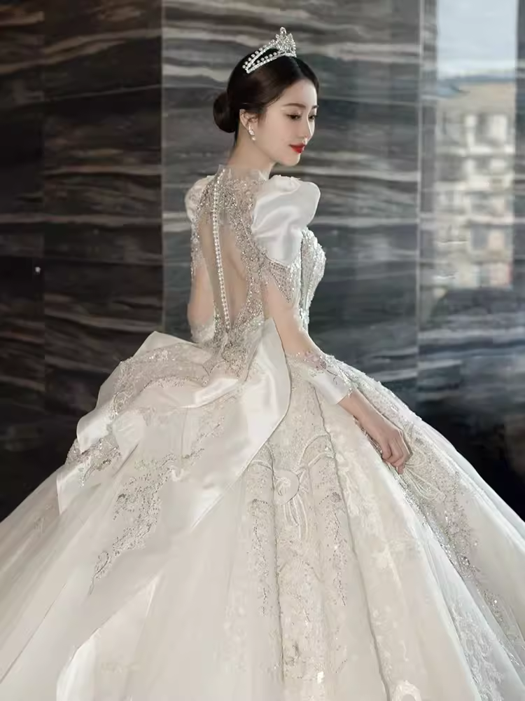 Luxury Ball Gown Long Sleeves Lace White Wedding Dress C184