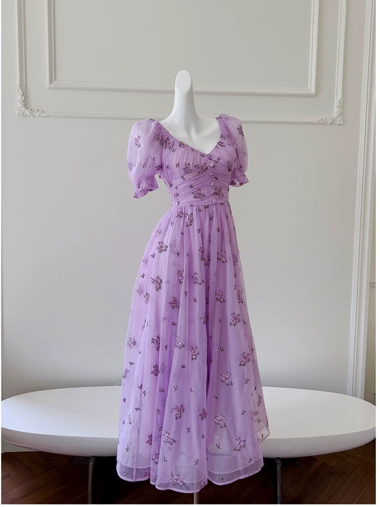 Robe de soirée vintage en tulle lilas à manches courtes et décolleté en V avec fleurs C1887