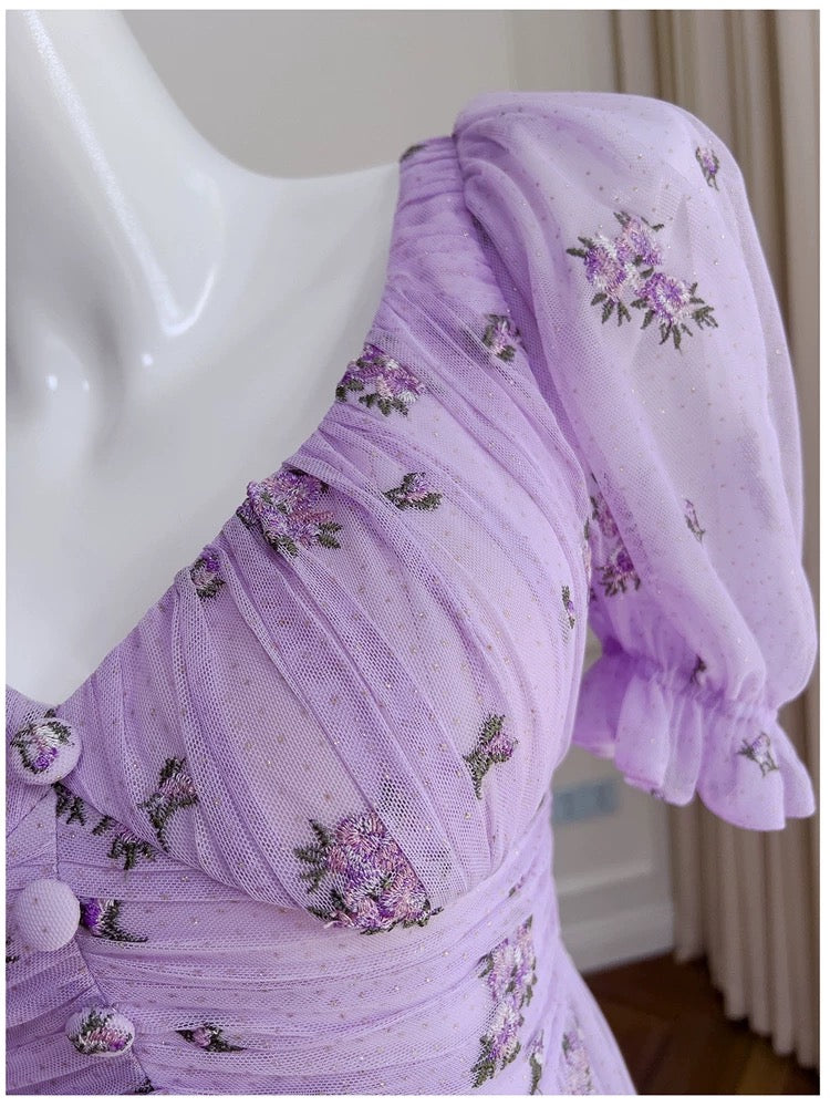 Robe de soirée vintage en tulle lilas à manches courtes et décolleté en V avec fleurs C1887