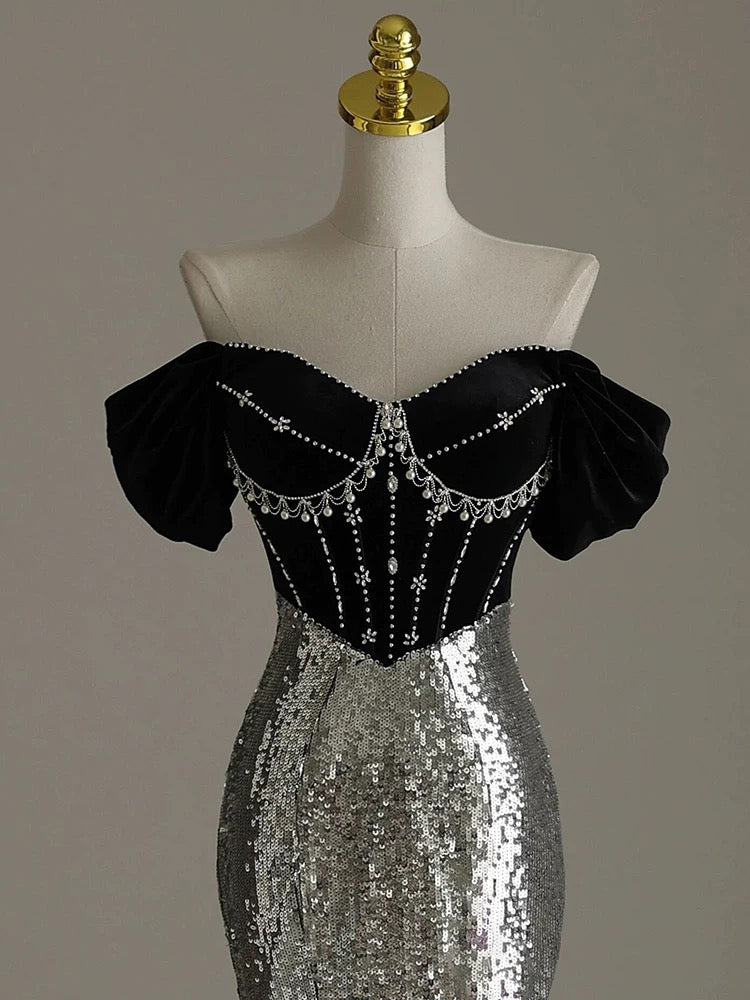 Robe de soirée longue élégante à épaules dénudées et paillettes C1948