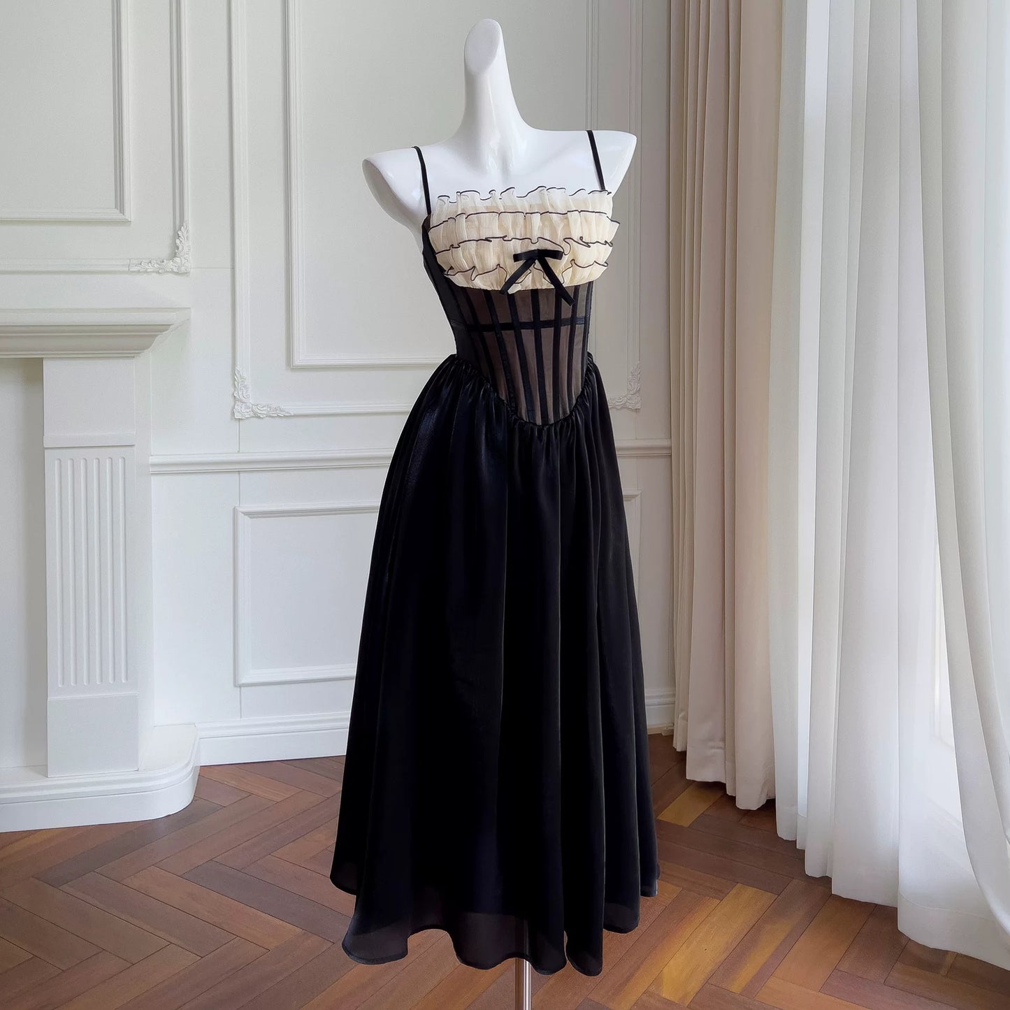 Robe de bal longue noire sans manches à bretelles spaghetti et ligne A mignonne C1957