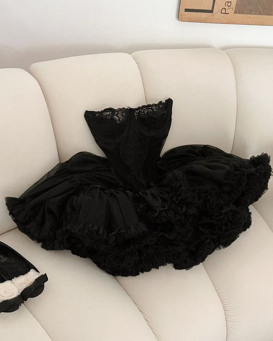 Robe de bal mignonne sans bretelles à volants noirs en dentelle, robe de soirée courte, tenues d'anniversaire C2020