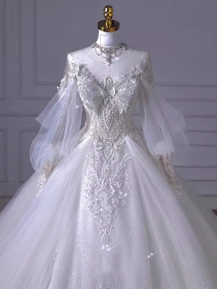 Princess Ball Gown Scoop neckline Long Sleeves Tulle Wedding Dresses C208