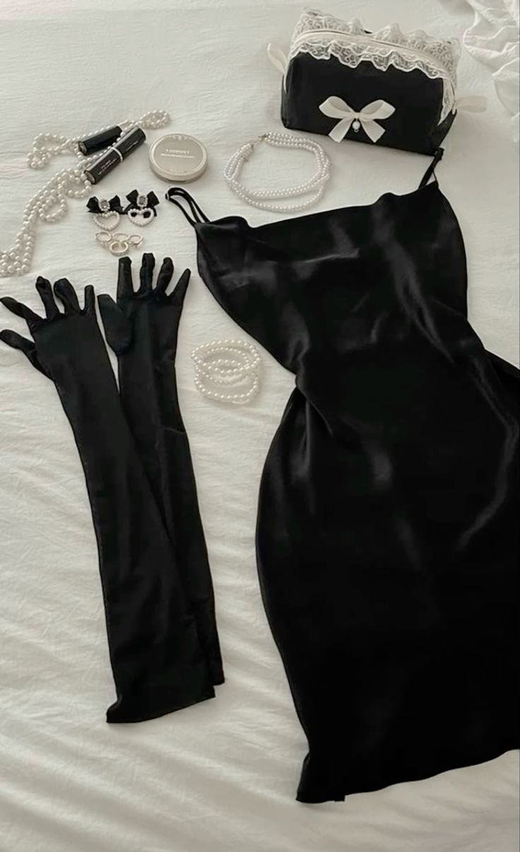 Simple A Line Straps Black Satin Short Homecoming Dresses 18th Birthday Outfits Little Black Dress C2109