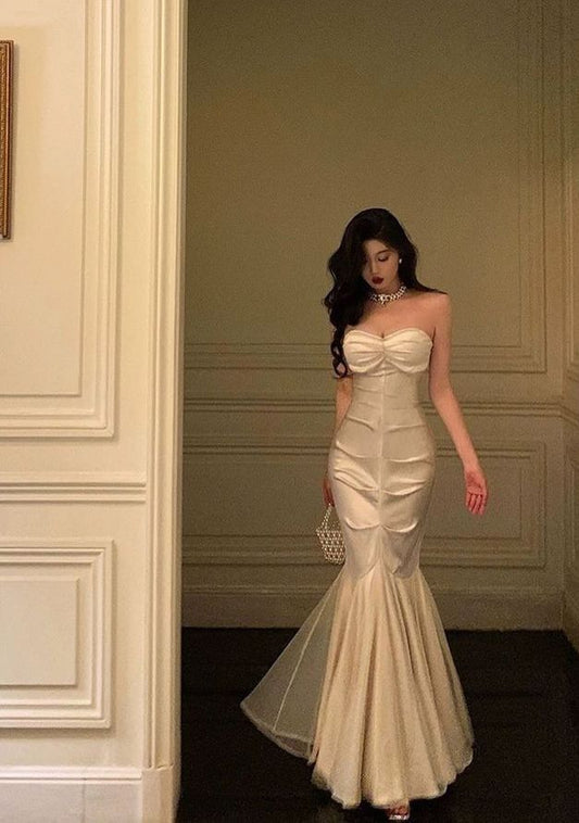 Robe de soirée longue en satin blanc à col en cœur et sirène sexy C2128