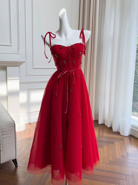 Robe de soirée élégante en tulle à bretelles spaghetti et coupe ajustée rouge C2175