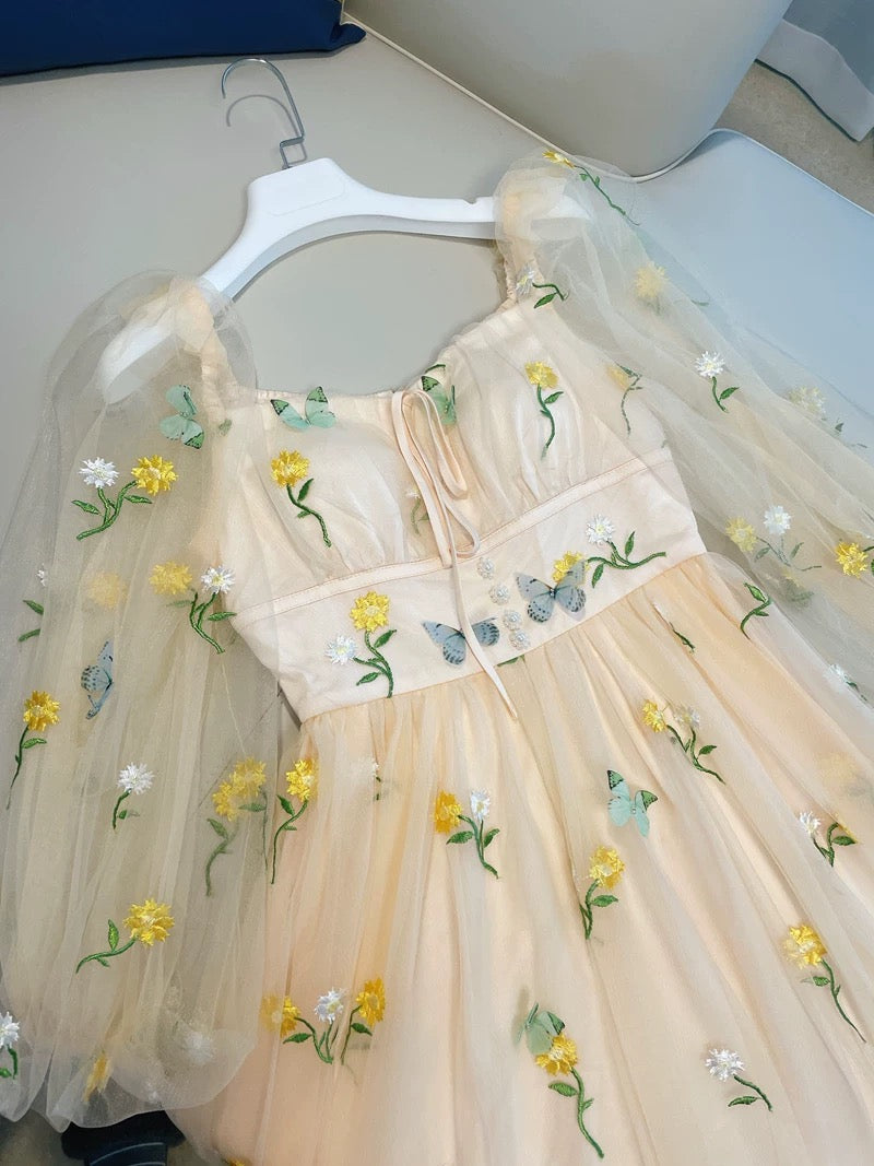 Robe de soirée élégante en dentelle florale jaune à décolleté carré et ligne A C2187