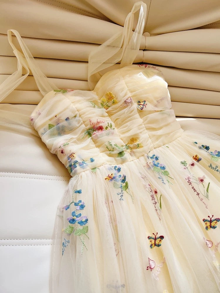 Robe de soirée élégante en tulle et dentelle florale avec bretelles en ligne A C2190