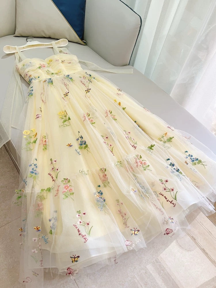 Robe de soirée élégante en tulle et dentelle florale avec bretelles en ligne A C2190