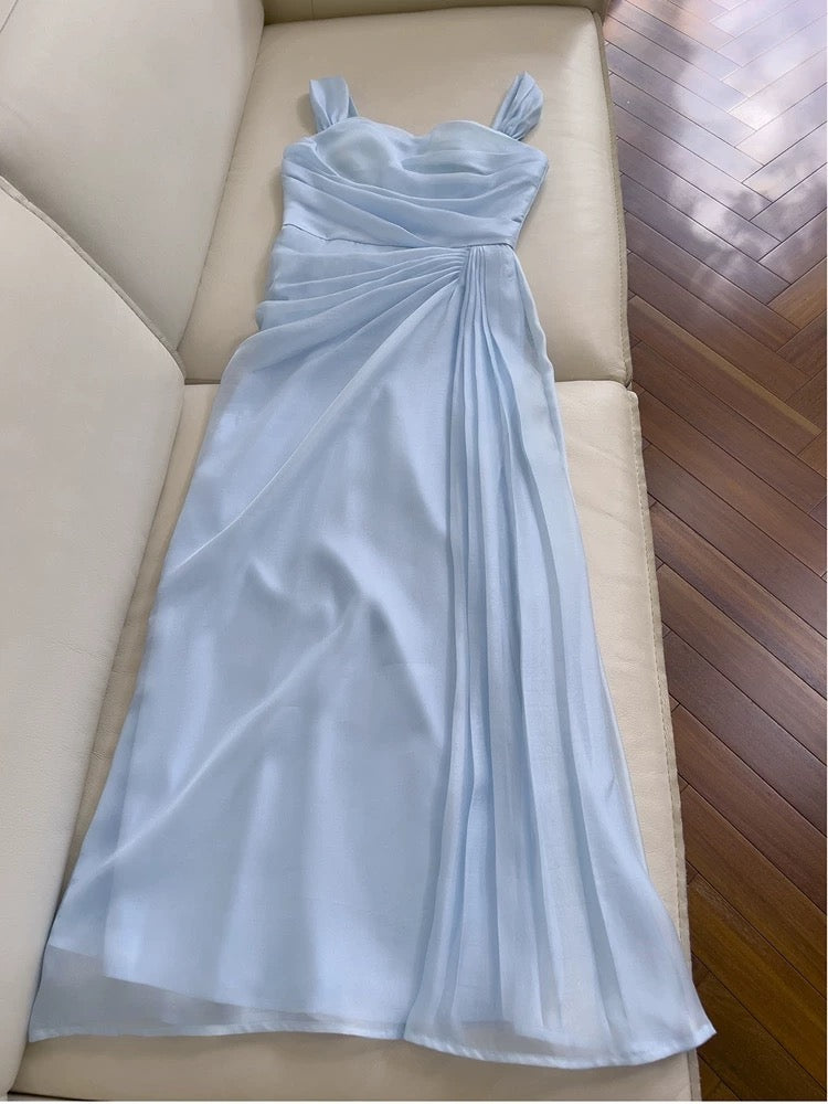 Robe de soirée en mousseline de soie bleu ciel clair à bretelles fourreau C2211