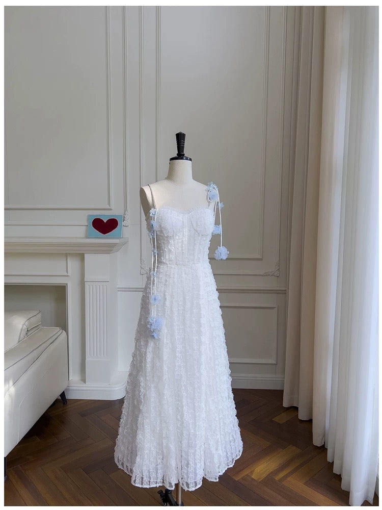 Jolie robe de bal en dentelle blanche à bretelles trapèze avec fleurs Robes de bal C2212