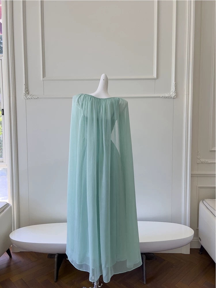 Robe de bal modeste en mousseline de soie verte à bretelles spaghetti et ligne A avec cape C2267