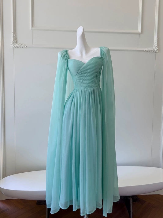 Robe de bal modeste en mousseline de soie verte à bretelles spaghetti et ligne A avec cape C2267