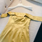 Robe fourreau simple à épaules dénudées en satin jaune court pour fête d'anniversaire C2281