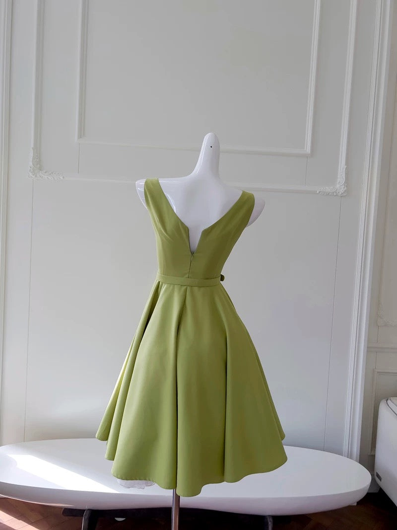 Robe de soirée courte en satin vert à bretelles simples pour 18e anniversaire C2292