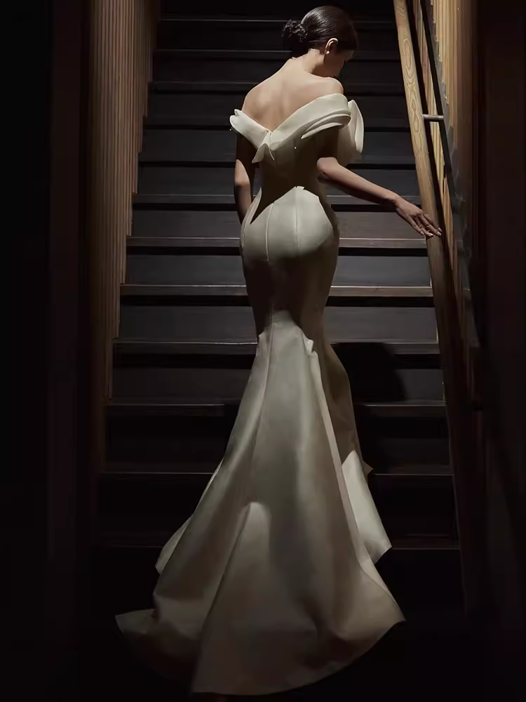 Robe de mariée longue en Satin blanc, sirène Vintage, épaules dénudées, C22