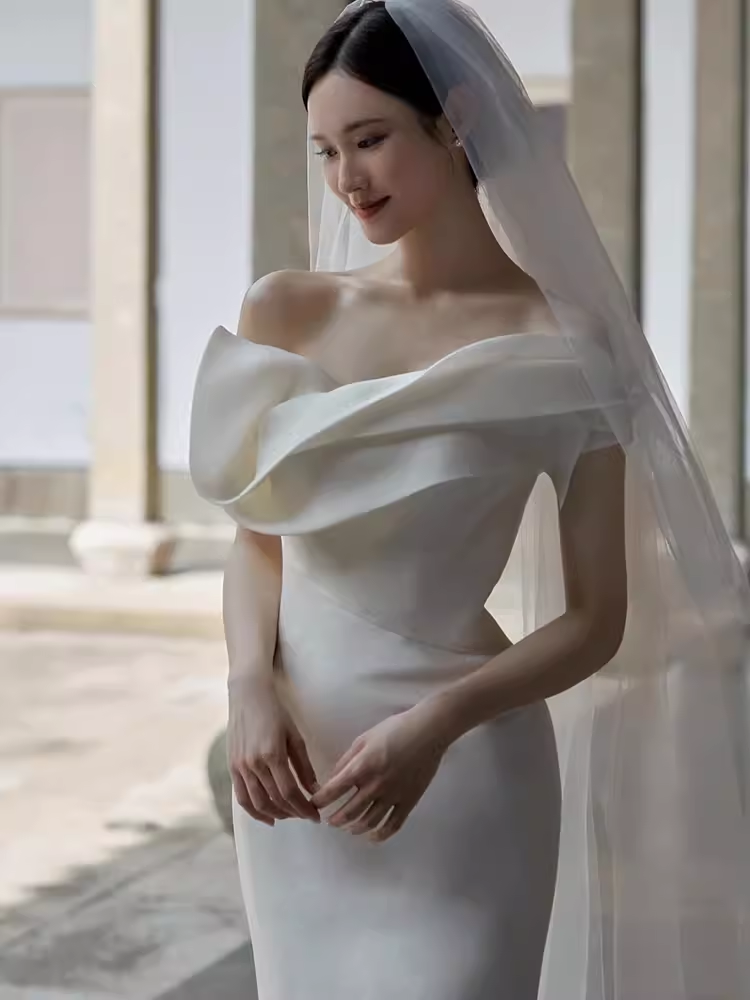 Robe de mariée longue en Satin blanc, sirène Vintage, épaules dénudées, C22