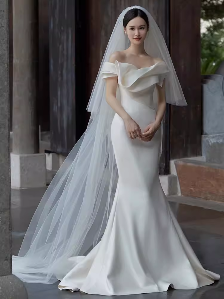 Robe de mariée longue en Satin blanc, sirène Vintage, épaules dénudées, C22